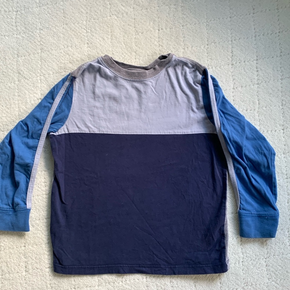 Hanna Andersson | Boys size 6/7 blue and gray Color-block long sleeve t-shirt.